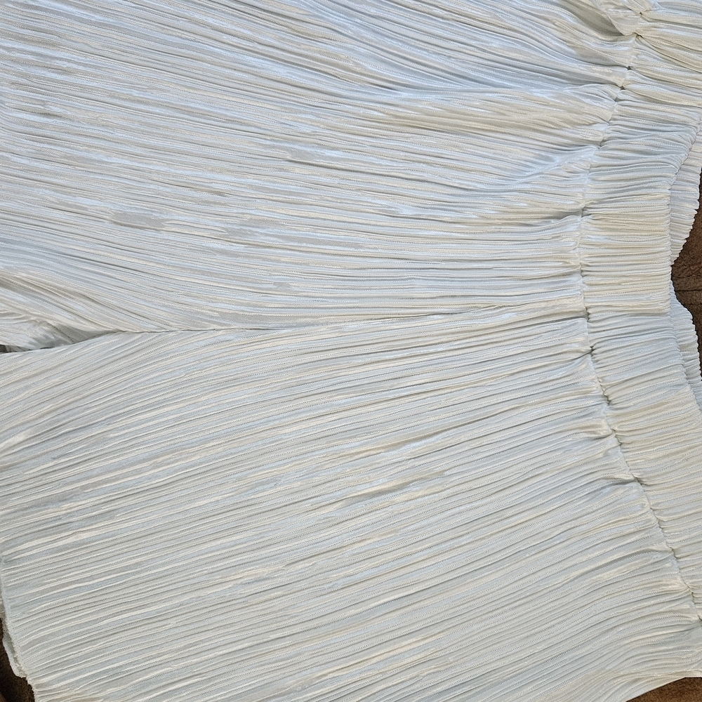 & Other Stories Cream Pleated Shorts